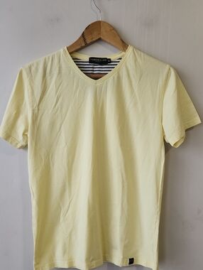 Tailored V-Neck Tee in Pale Yellow. New Without Tag